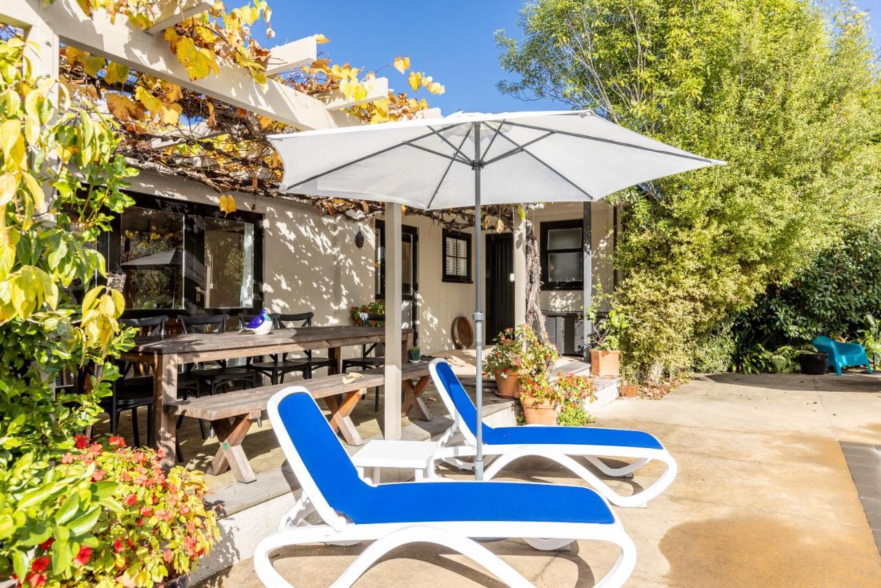 The Village Apartment, Just Steps To The Village Shops, Bars And Restaurants Havelock North Exterior photo